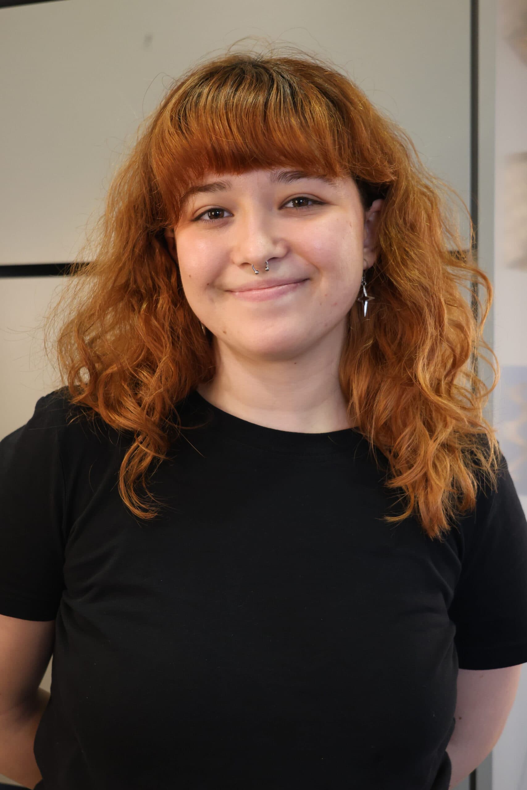 Lucía, estilista del equipo de Ada Reguero Estilistas.